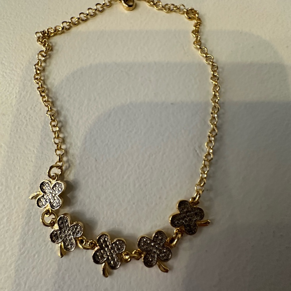 Dainty Clover Bracelet